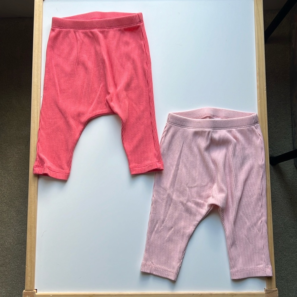 Bundle of Old Navy Rib-Knit U-Shape Leggings 3-6M